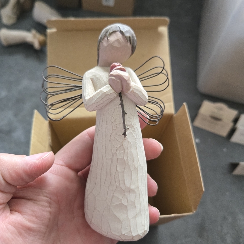 Willow Tree Angel Loving Angel